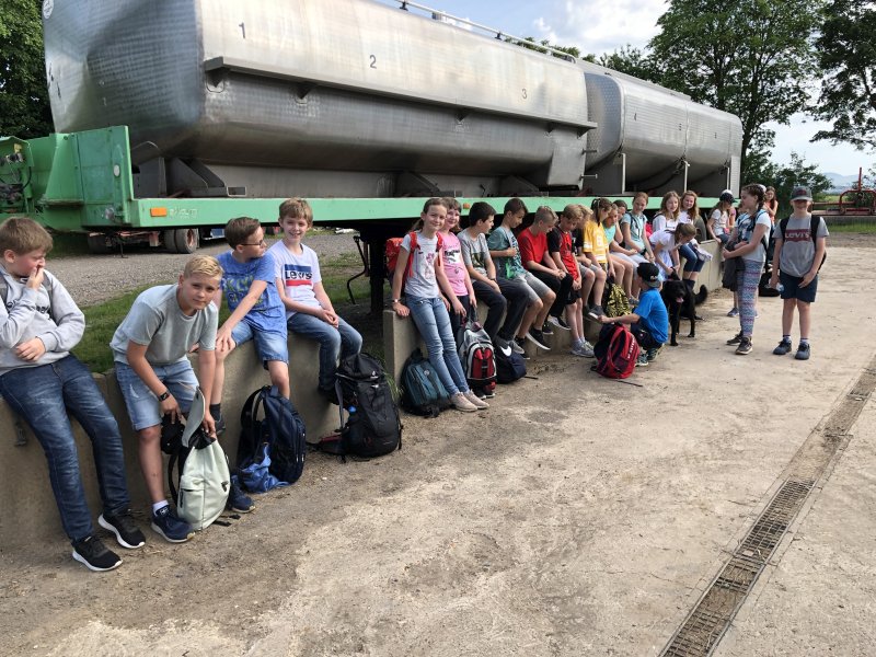 Gruppenbild Exkursion Bauernhof 2019